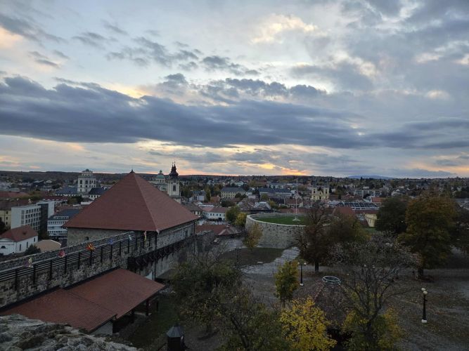 f06ab5a3-3d71-440f-9d20-1b4b5319dc24